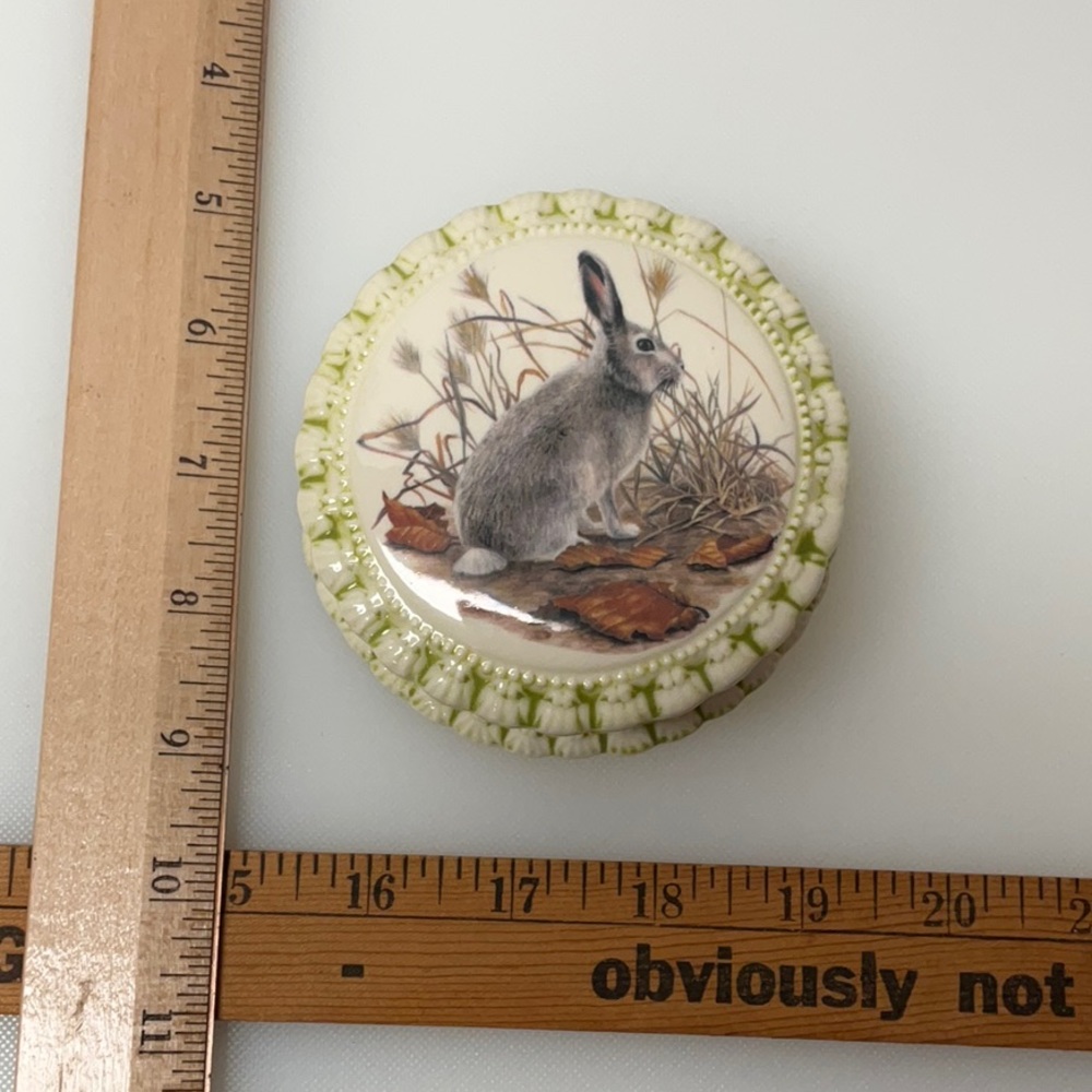VINTAGE Rabbit Trinket Box Ceramic Round Lidded Galor Mold 1983 Cream + - Picture 5 of 6